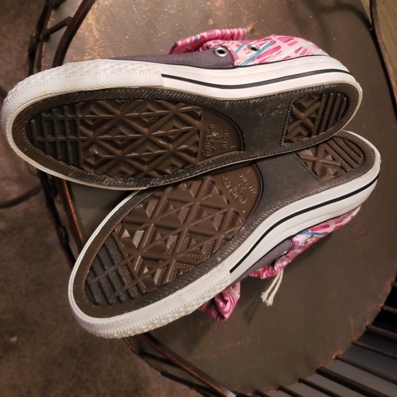 Converse - Picture 2 of 4